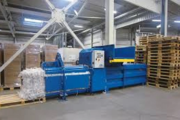Industrial semi automatic baler for warehouses and recycling facilities